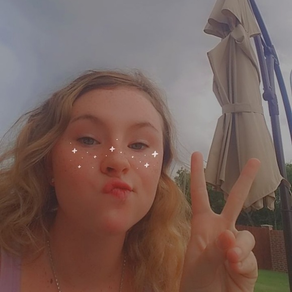Meet your Posher, Sabrina - Picture 1 of 1